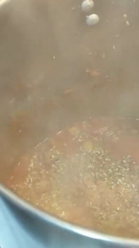 spust ugotowane 3 chili z olejem ręczna robota