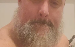 Hora de la ducha con el oso de vientre grande papi