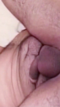Suzanna, trans latina moche à grosse bite, se tape des mecs jusqu’à l’éjaculation anale
