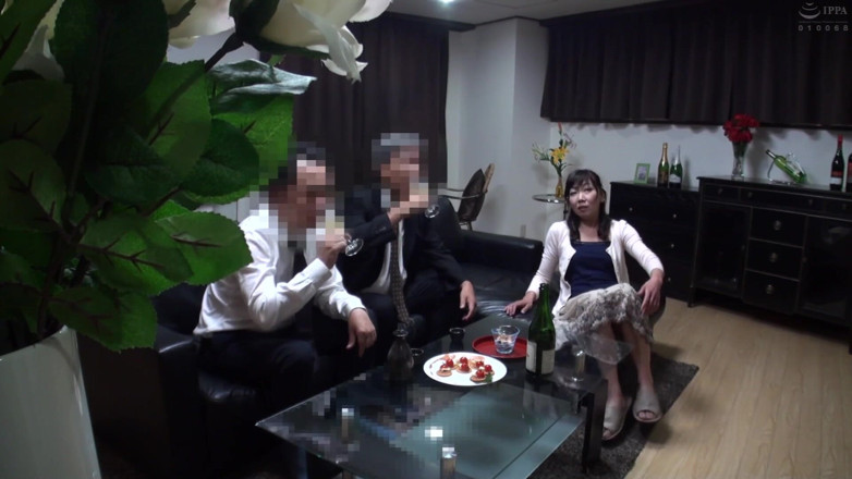 Raptor Inc: Can a MILF Keep Her Mind if Another Man Seduced...