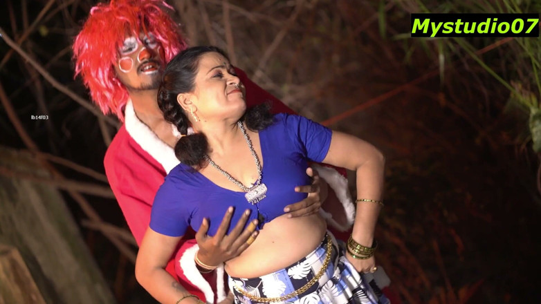 Indian Sex Movies: Bos menghantar saya ke luar dan mengongkek isteri cantik saya!...