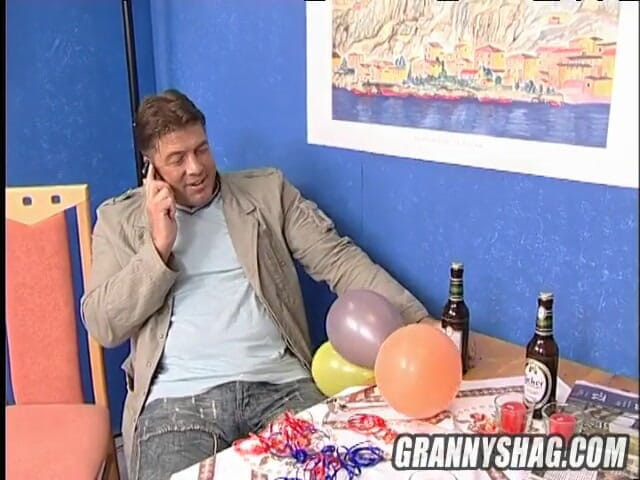 Granny Shag: 通过老女仆可以开始没有介绍性游戏!