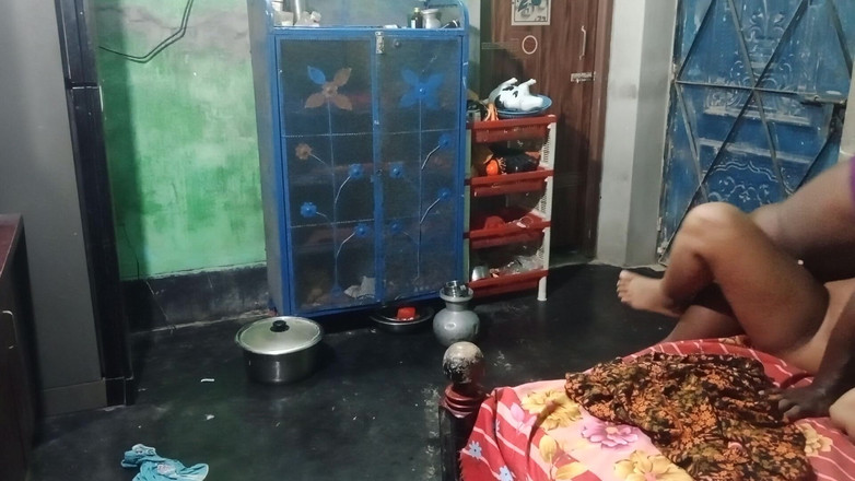 Desimombd: Bangladéšské Manžel Manželka Video a Bangladéša přijít celé video Velmi...