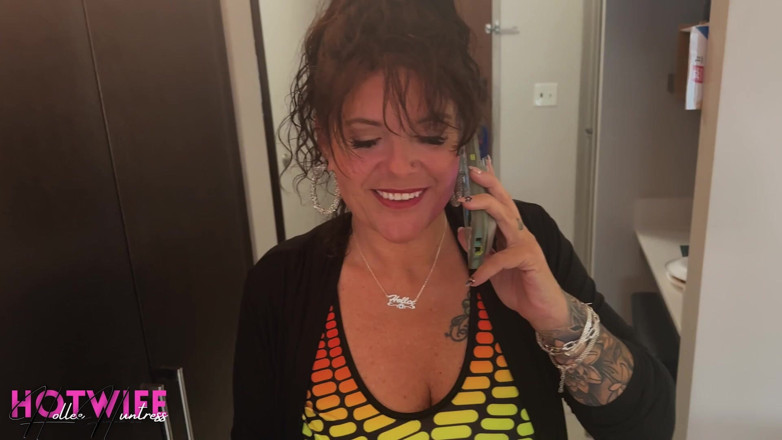 HolleeHuntress: Buena chica Hollee Huntres se pone de rodillas para bbc