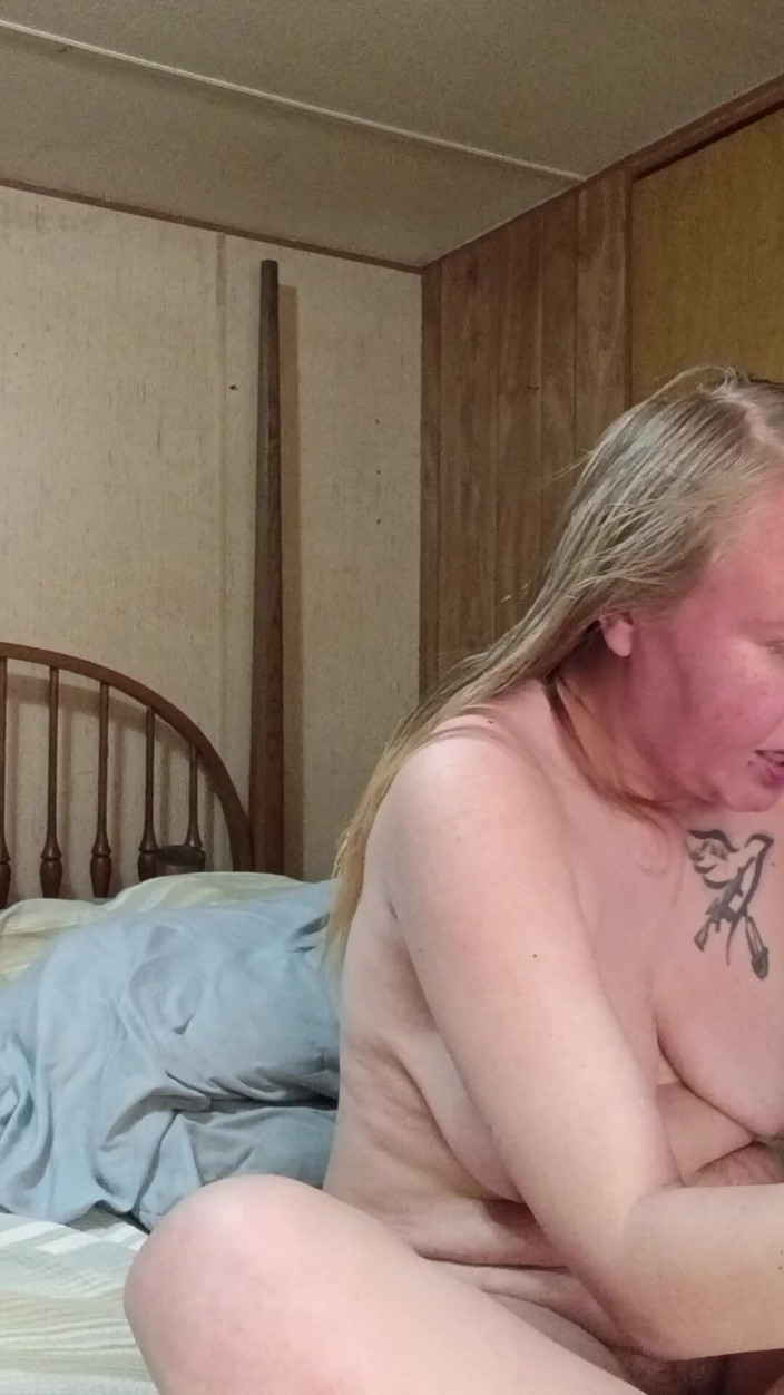 JolisaXXX: Azgın orta yaşlı seksi kadın telefonda