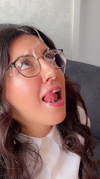 Büyük Yüz Cum Seçimi - 18 Yüz Sperması Sahnesi