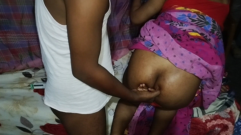 Deshi women: เย็ดตูดครั้งแรกของอินเดียอายุ 18 ปีเย็ดตูดอย่างหนัก XXX
