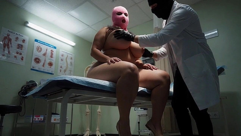 Xprohibidox1: Médico enmascarado da masaje anal de aceite pervertido a paciente...