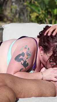 Puta De Uso Libre Junto a La Piscina De 3 Agujeros