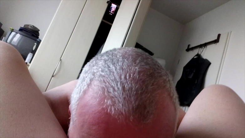 NylonjungeCarmen: お互いのナイロンの足を嗅ぎ、舐めて、甘やかし合いましょう