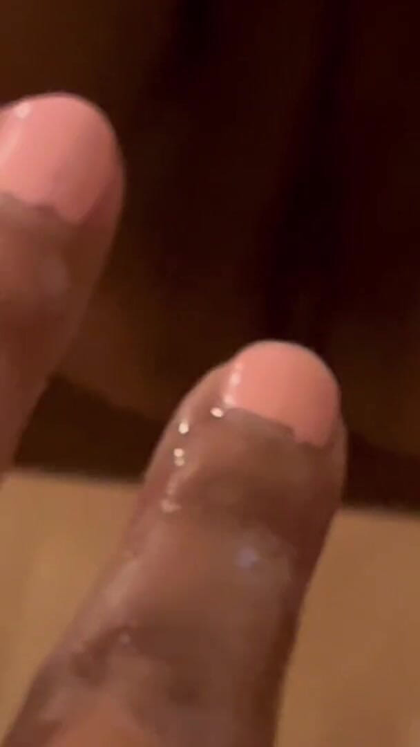 Indian fuck queen: WildEnglishBBW ดูดหัวนมตัวเอง เล่นหีคนเดียวแล้วแตกน้ำพุ่ง