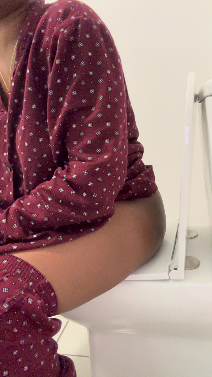 African Fart Queen: Tuvalet Osurukları