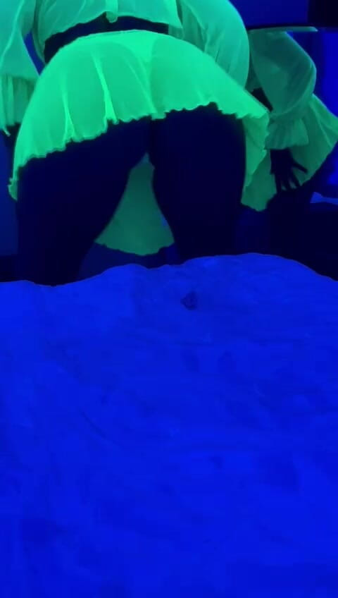 Caramela Sluty Wife: Neon Outfit Pakaian Dalam Twerking Twerking Awek Pantat Badan Sempurna