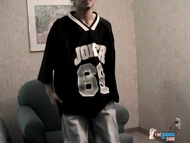 Toegasms: First Time on Cam for Anthony
