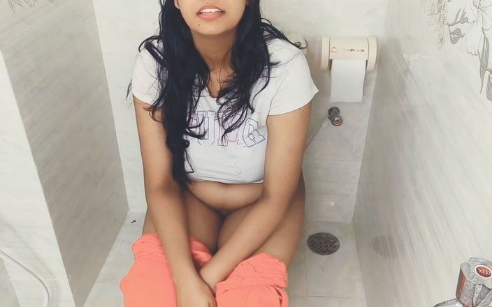 Banglasexycouple: Nevlastní teta přišla a ošukala mě na záchodě, penis nevlastního...