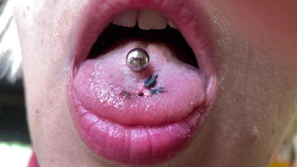 Cuteblonde666: Mondfetisj reuzes met model traint mensen extreme close-up