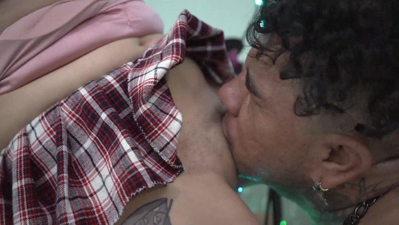 Mexxxica Puebla: The Neighbor Came to My House While I Was Live...