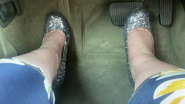 BellaBlast: ऊँची एड़ी के जूते में 5 में पैडल पंपिंग