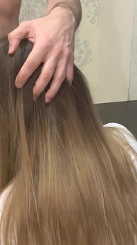 妻はフェラをして、新しい隣人の前に立っていました