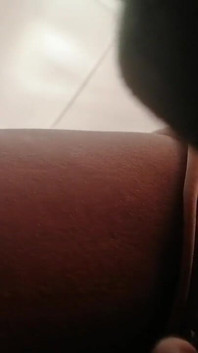 Das neue handgemachte kleid der stiefmutter machte meinen schwanz hart