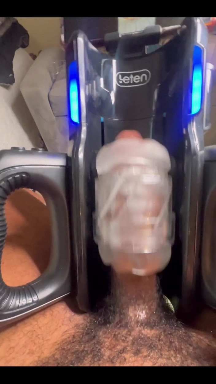 Tony Genius: Взводительный мастурбатор профи