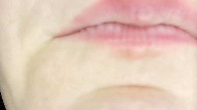 Nicoletta Embassi: Inside My Mouth Chew Chew &amp; Tongue (open Mouth Chew &amp; Tongue POV)