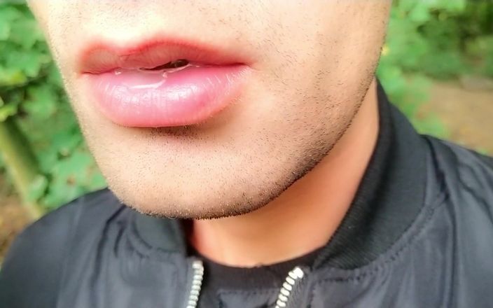 Idmir Sugary: Swallowing Cum From Three Used Condoms Found Outdoor