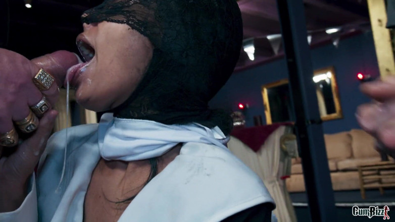 Cumbizz: ¡Una monja viene a recoger semen!
