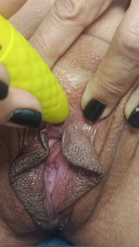 Ku em todo o seu esplendor, vagina esplêndida em close-up com jatos e orgasmo único