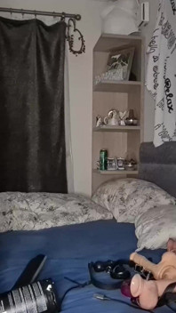 Wer würde nicht will diese sexy schlampe mit so einer geilen muschi fisten?