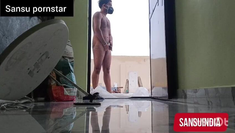 Sansuindia: Chico indio de 8 pulgadas con polla desnudo en carretera