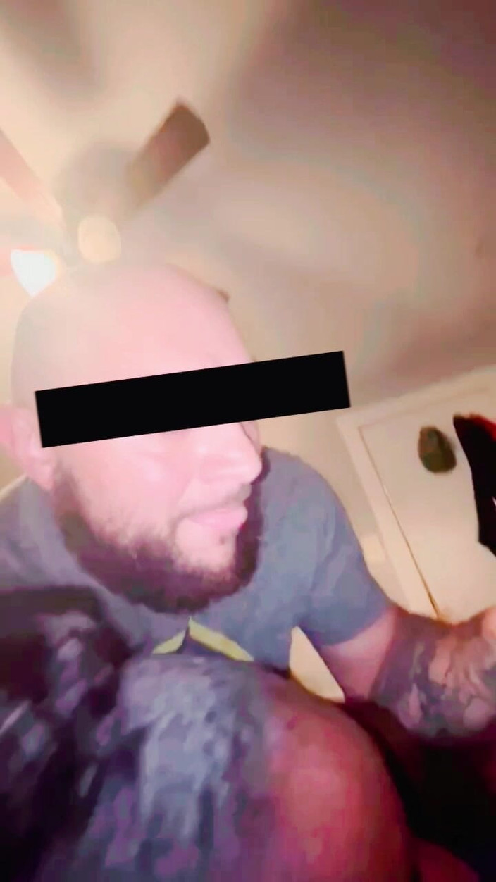 Noblelove: Seksi sürtük ev hanımı bütün gece sikişiyor