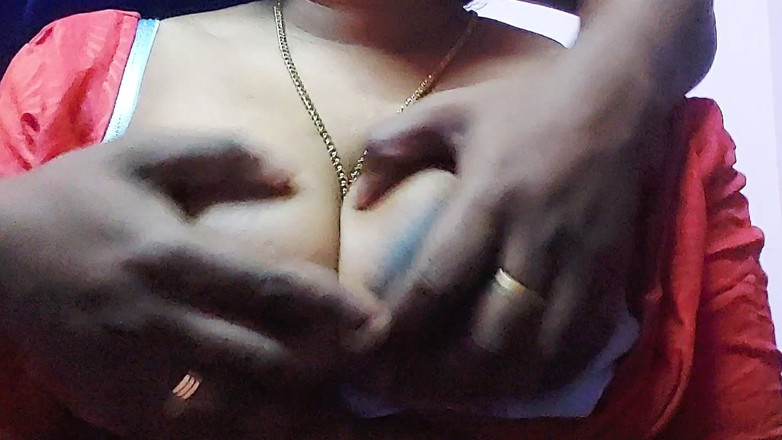 Desi Mohini: Una ragazza arrapante viene a casa del suo ragazzo e...