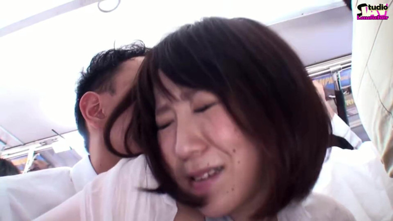 Studio JAV Launcher: Crowded bus heat - eine verheiratete frau bemerkt und die spannung...