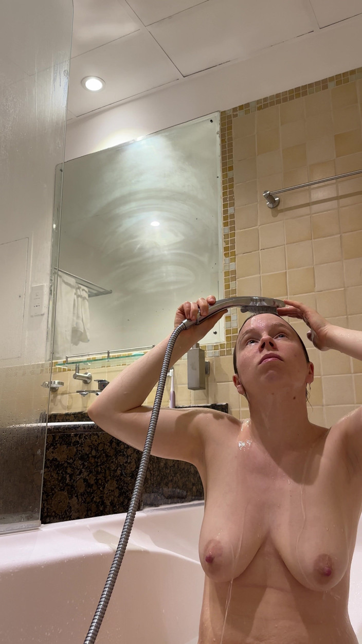 SweetLucy96: Shave My Pussy Completely Smooth