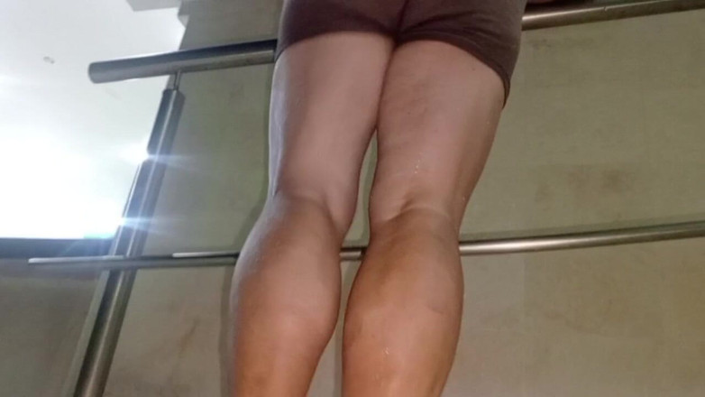 Milfta boohot: Fetish Kaki Ibu Tiri Saya Models Mereka Di Kolam Hotel