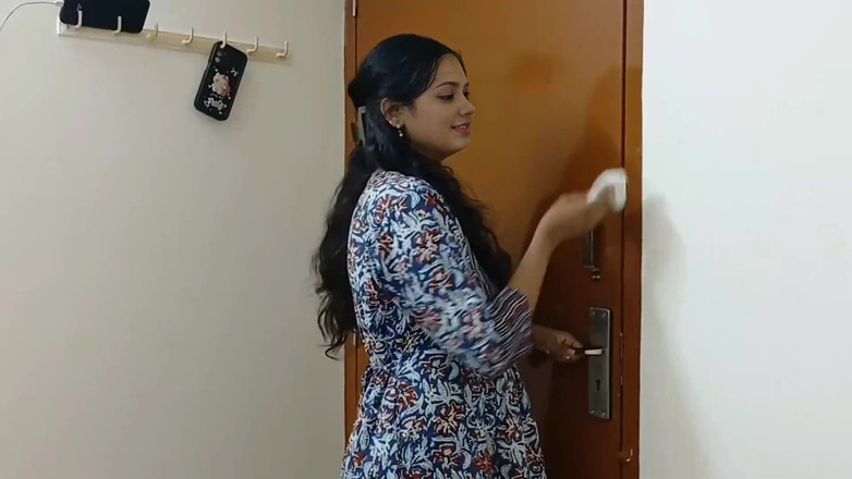 Desisexqueen: Sex romantic cu servitoare desi