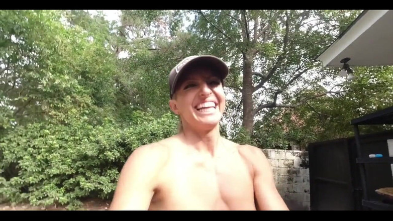 Lora Cross: Tập luyện khỏa thân với Lora Cross và Ciren Verde