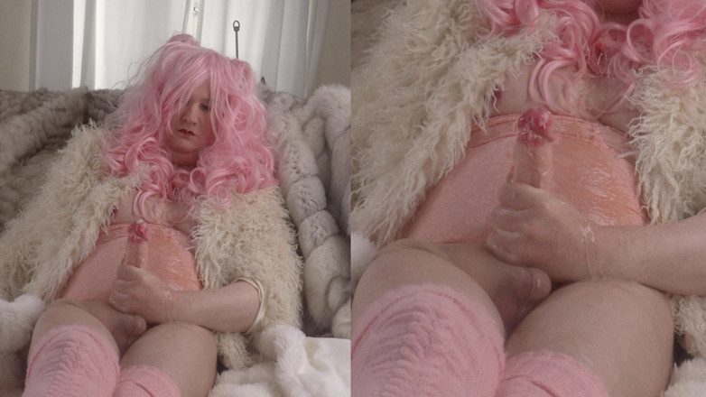 Trans fur bitch: Redhead Transfur Bitch Jerks Much of Cum
