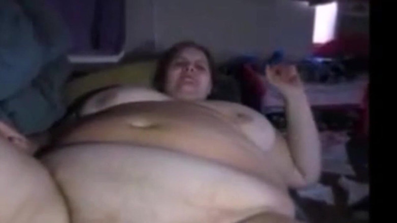 Fat Goddes: Горячая грязная возбужденная жена спаривается с толстым хуем сисси - сперма, текущая из пизды жены