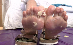 Lady Victoria Valente: Sweaty, Extremely Cheesy Feet with Foot Cheese, Part 2