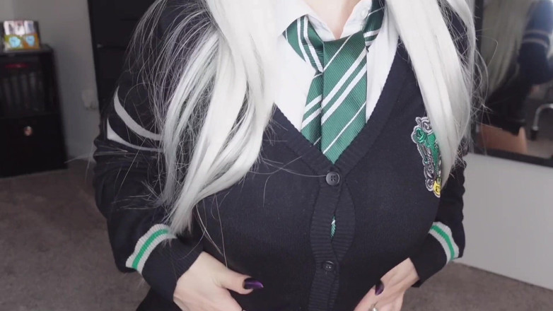 Victoria Malfoy: Дівчина з головою в Slytherin трахає тебе