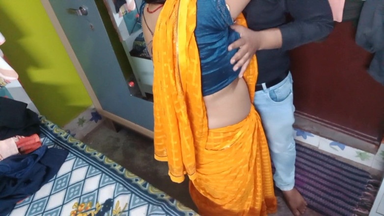 Manjushukla: Very Beautiful Bhabhi in Yellow Saree