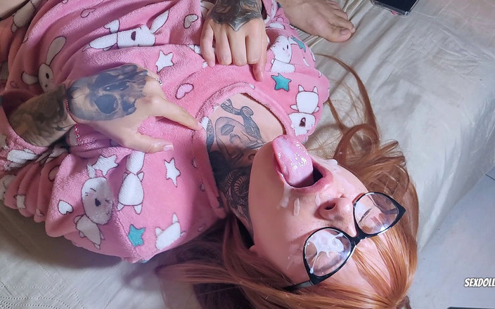 Sexdoll520: Berambut Merah Nakal Melakukan Seks Oral Yang Dalam Dan Bercinta...