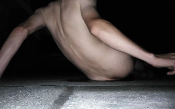Dan Eagle: Outdoor-pissen und nackt gehen