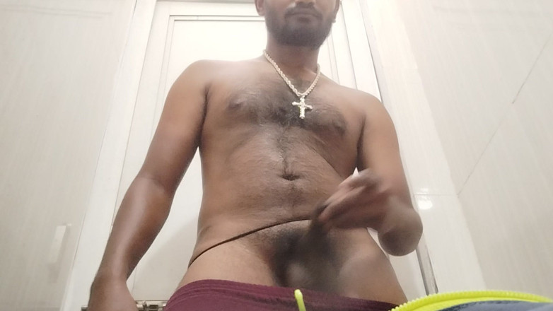 KUMBHA MANOJ KUMAR: V koupelně sexy mladý chlapec