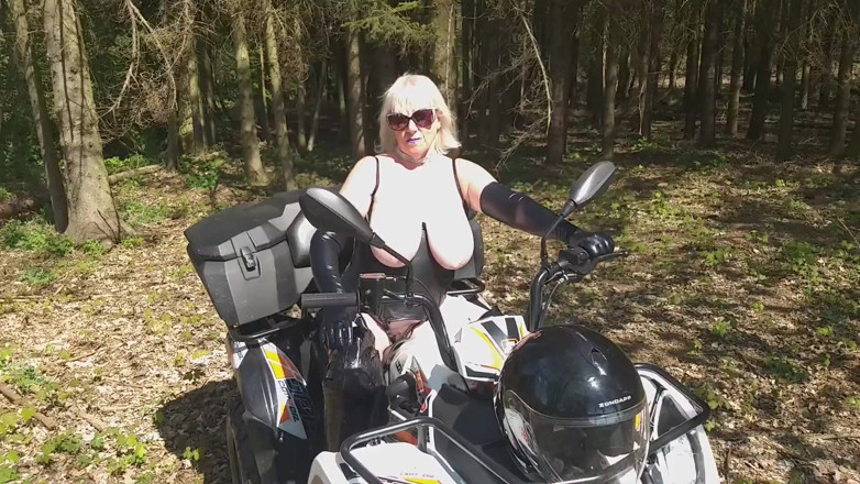 PureVicky66: Horny German Granny Gets Hot While Walking and Seeks Adventure