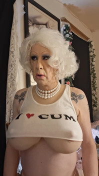 Im a Dumb Fuck Bimbo Looking for Cock
