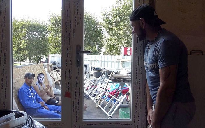 Jess Royan XXX: Två raka arbetare sugs av en gay på vägen