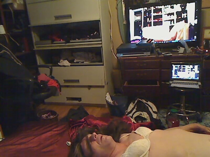 Cross dresden: In the Heat of My Bed